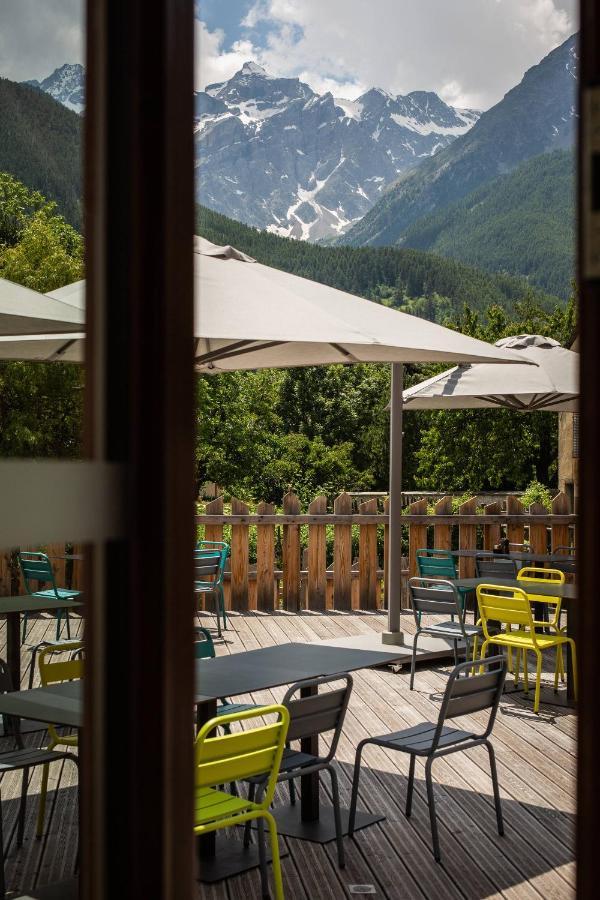Hotel Restaurant Le Monetier Buitenkant foto